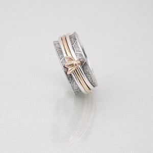 Busy Bee Spinner Ring